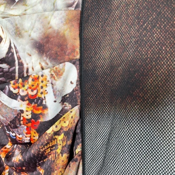 Tango Mango black sz. S geometric patterned top with zipper and mesh details - Picture 5 of 7